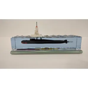 Модель подводной лодки 667БДРМ "Дельфин"