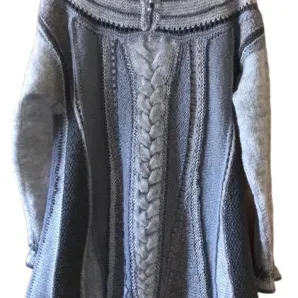 ПЕРЛА элегантный свитер с жемчужными пуговицами
