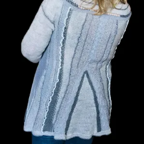 Серый элегантный свитерок с жемчужными пуговицами "ПЕРЛА"