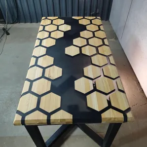 Стол из массива дуба Соты река