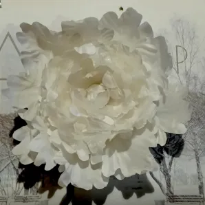 Брошь цветок из шелка Пион