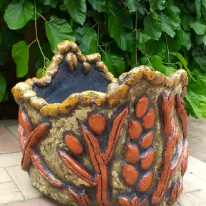 Вазон из бетона уличный