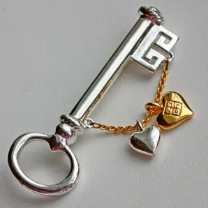 Коллекционная брошь 1980-х "Ключ для двух сердец" GIVENCHY