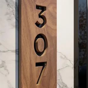 Интерьерные вывески и слова