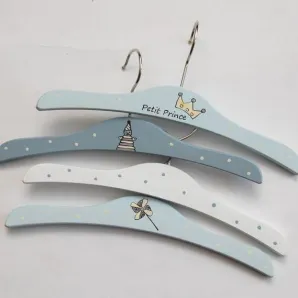 Вешалки и плечики для одежды