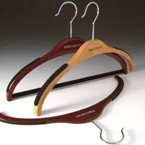 Вешалки и плечики для одежды