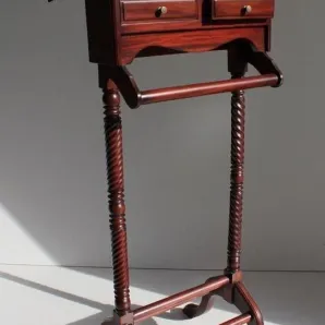 Вешалки и плечики для одежды