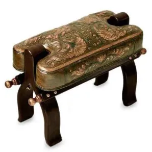 Табурет, пуф