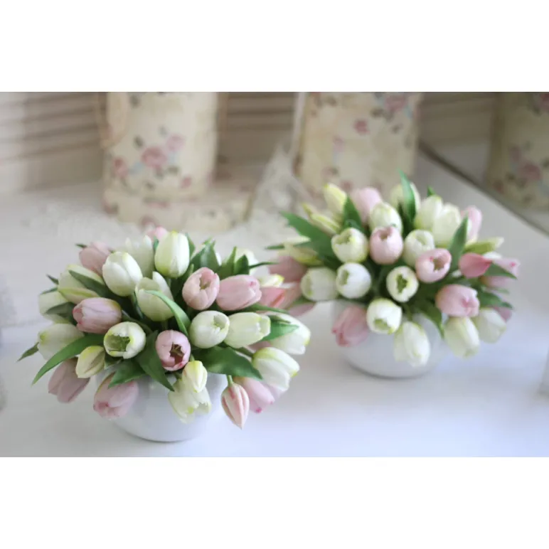 Весенний букет из силиконовых реалистичных тюльпанов