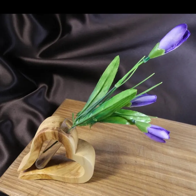 Ваза для цветов и сухоцветов.