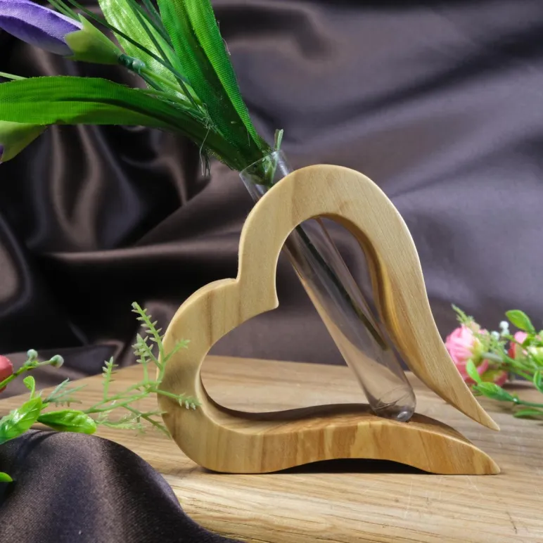 Ваза для цветов и сухоцветов из дерева | сердце | C колбой