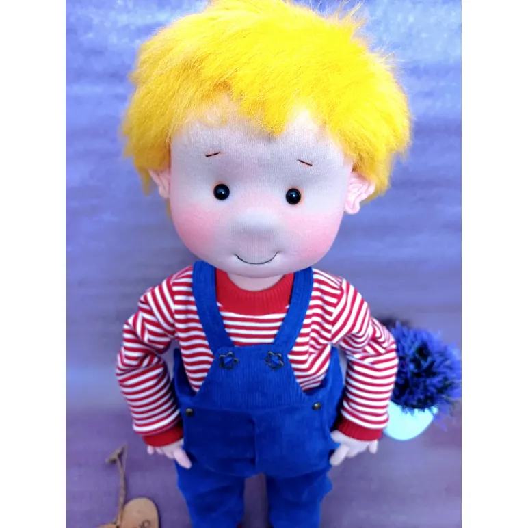 Кукла игровая