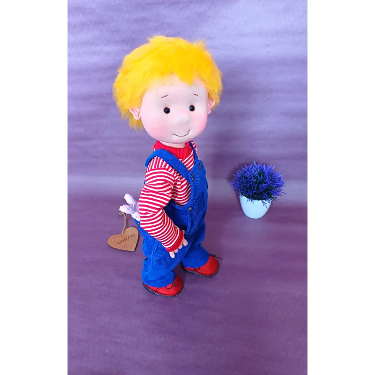 Кукла игровая