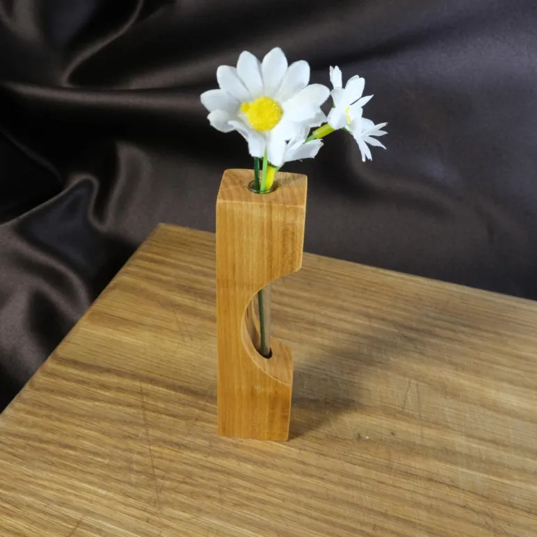 Ваза для цветов и сухоцветов из дерева с колбой