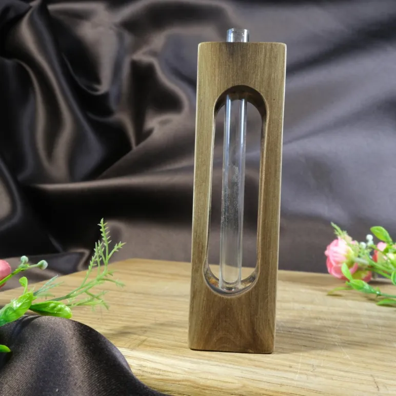 Ваза для цветов и сухоцветов из дерева с колбой