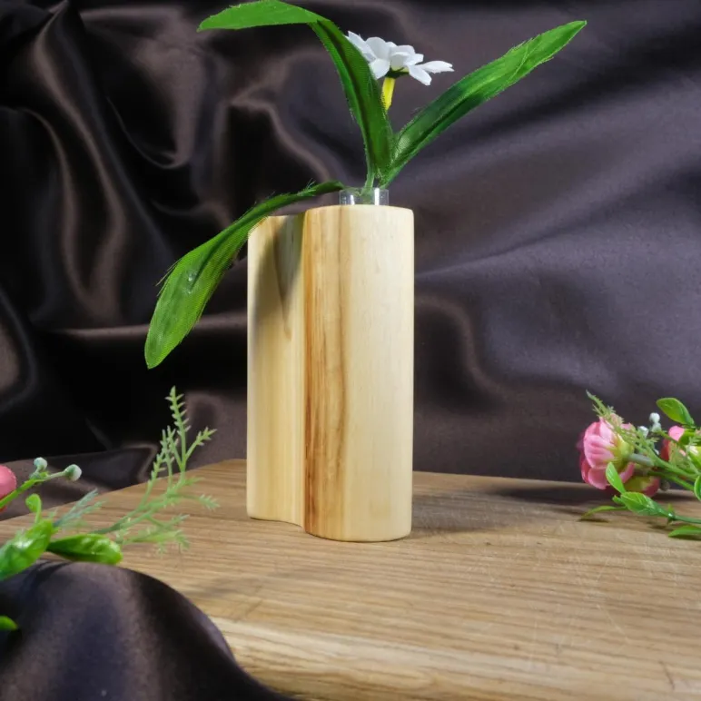 Ваза для цветов и сухоцветов из дерева с колбой