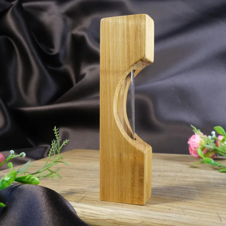 Ваза для цветов и сухоцветов из дерева с колбой