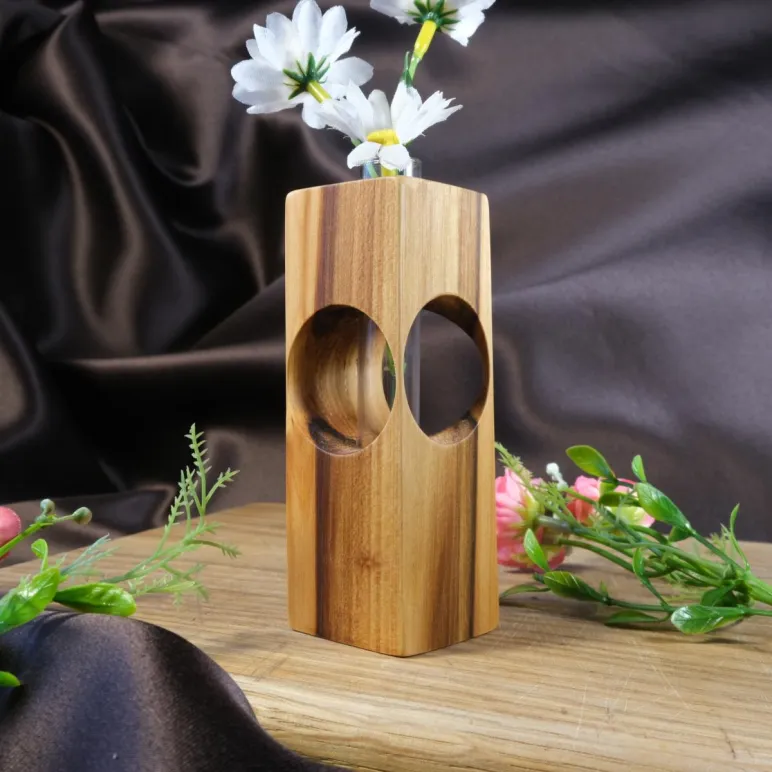 Ваза для цветов и сухоцветов из дерева с колбой