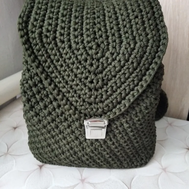 Рюкзак вязаный