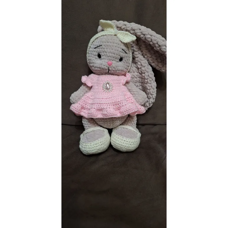 Игрушка вязанная заяц