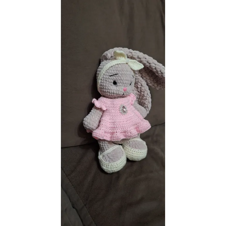 Игрушка вязанная заяц