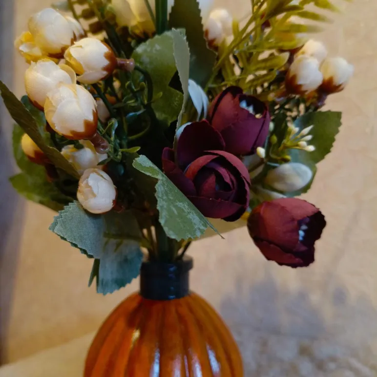 Цветок декоративный (искусственный) в горшке - нежное послание