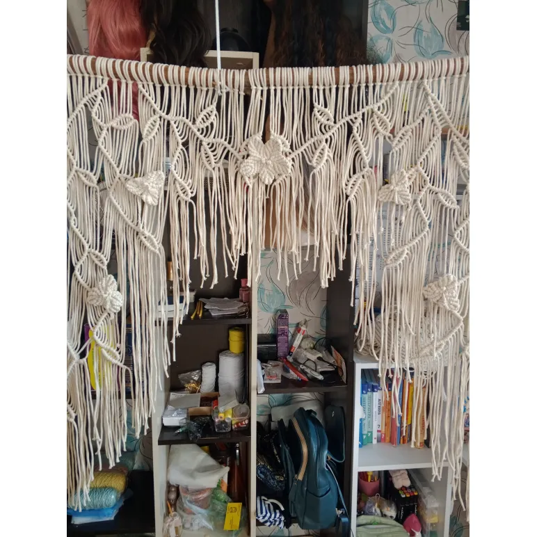 Штора макраме узорная с цветами