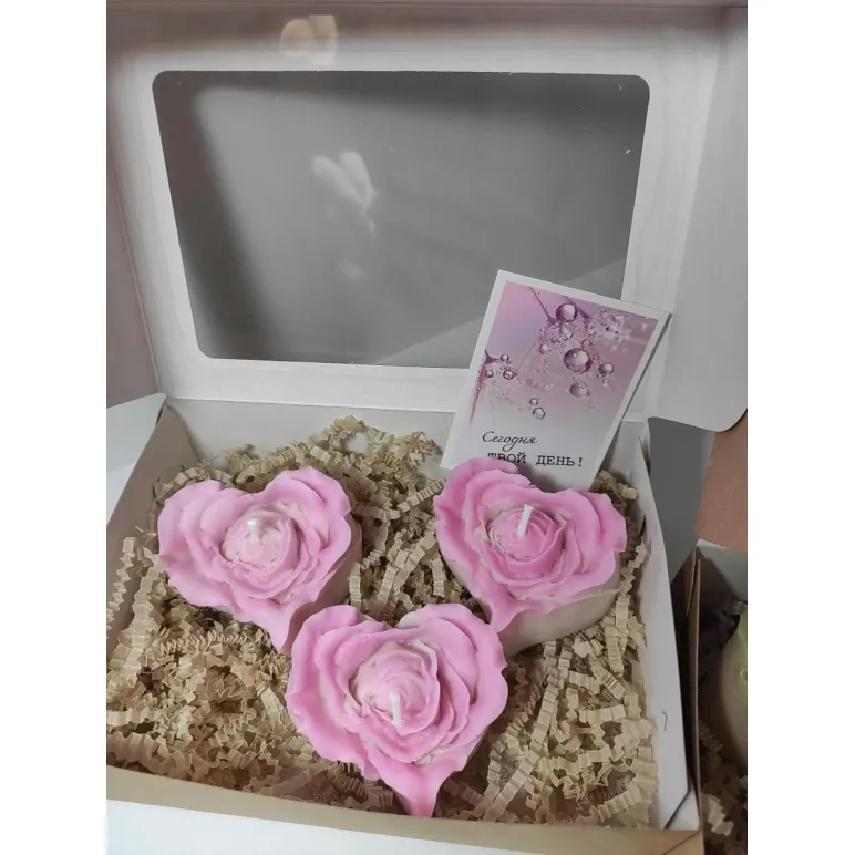 Свеча ручной работы "Роза в сердце" ароматическая