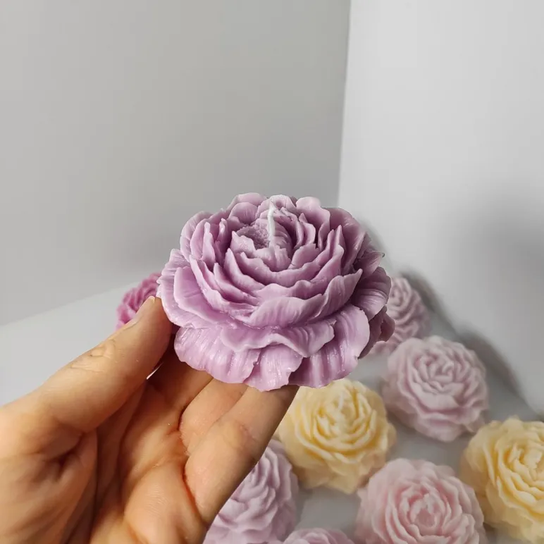 Свеча ручной работы «Пион» ароматическая