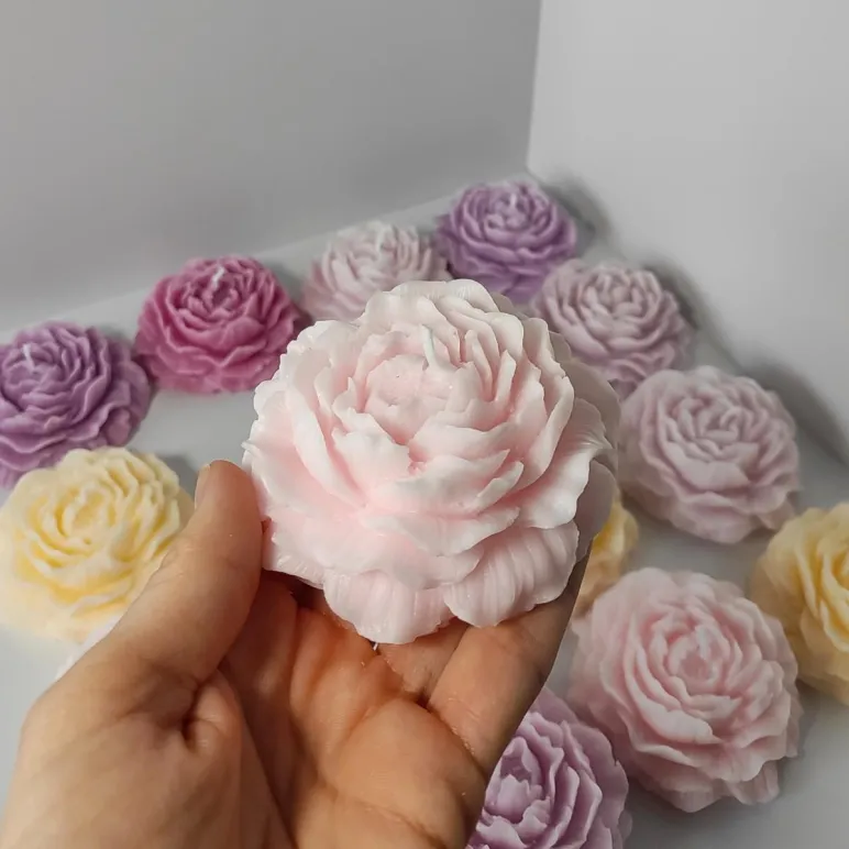 Свеча ручной работы «Пион» ароматическая