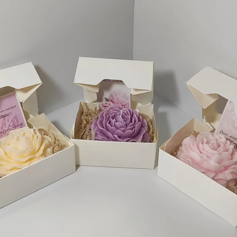 Свеча ручной работы «Пион» ароматическая