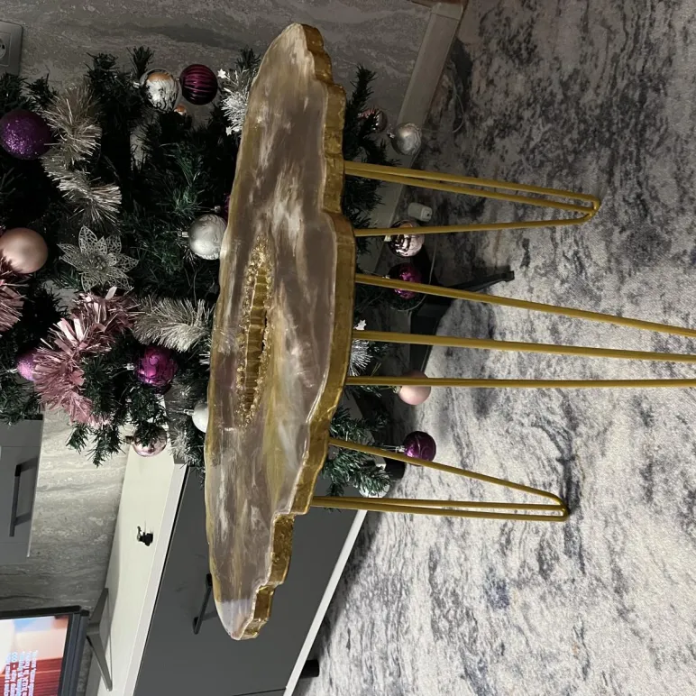 Журнальный кофейный столик из эпоксидной смолы