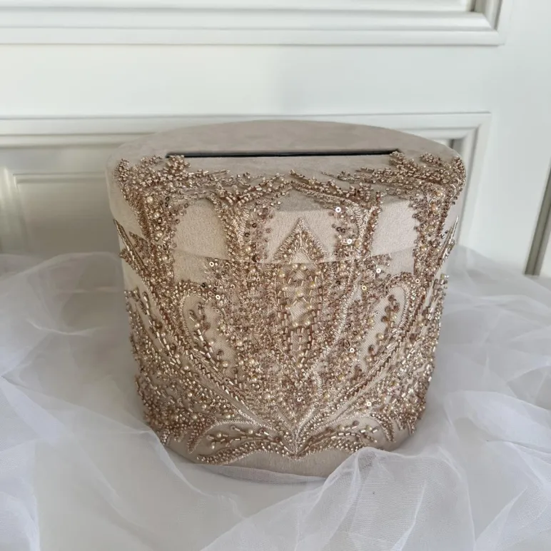 Свадебная казна Семейный банк бежевая бисер пайетки