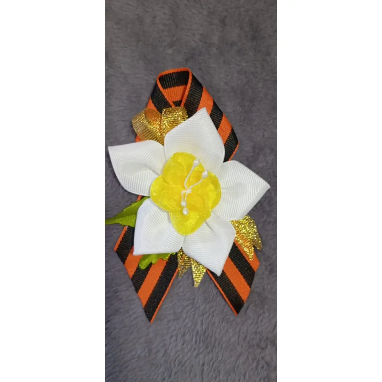 Банты и брошь — комплект