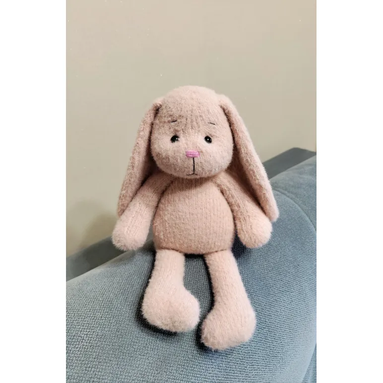 Вязаная игрушка зайка для детей