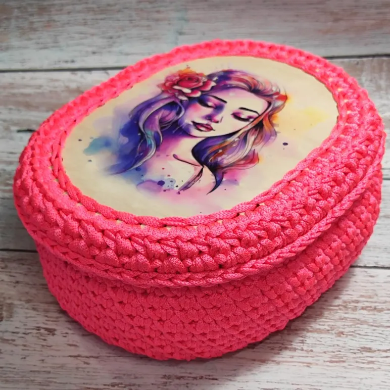 Вязаная корзина