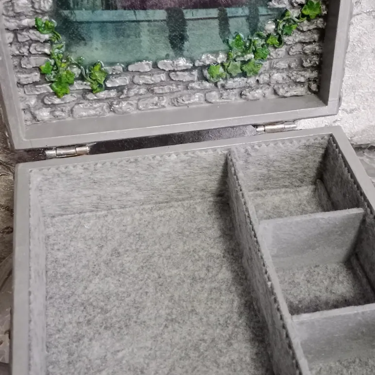 Большая мужская шкатулка " уголок Парижа"