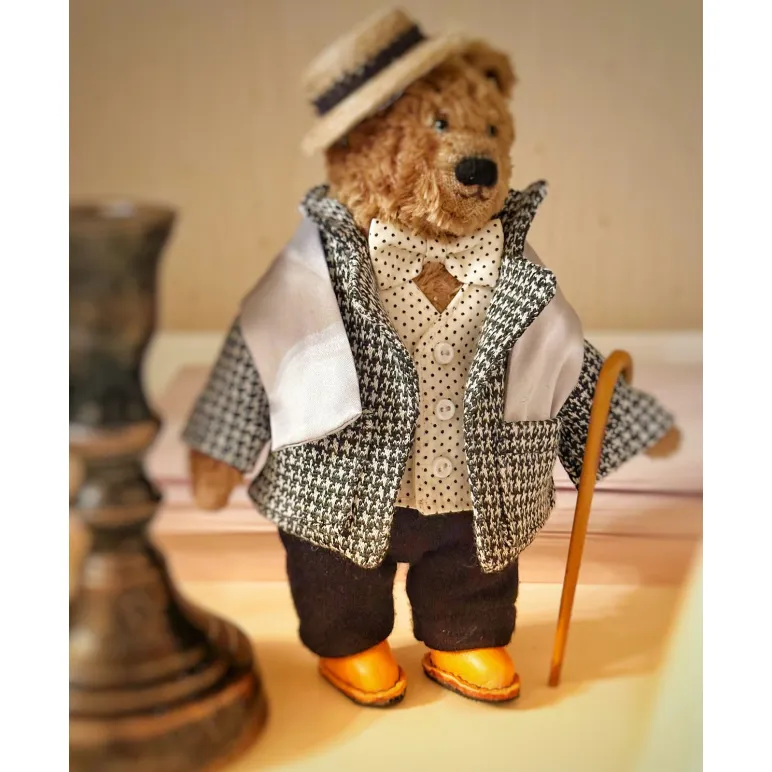 Интерьерная игрушка Медведь джентельмен