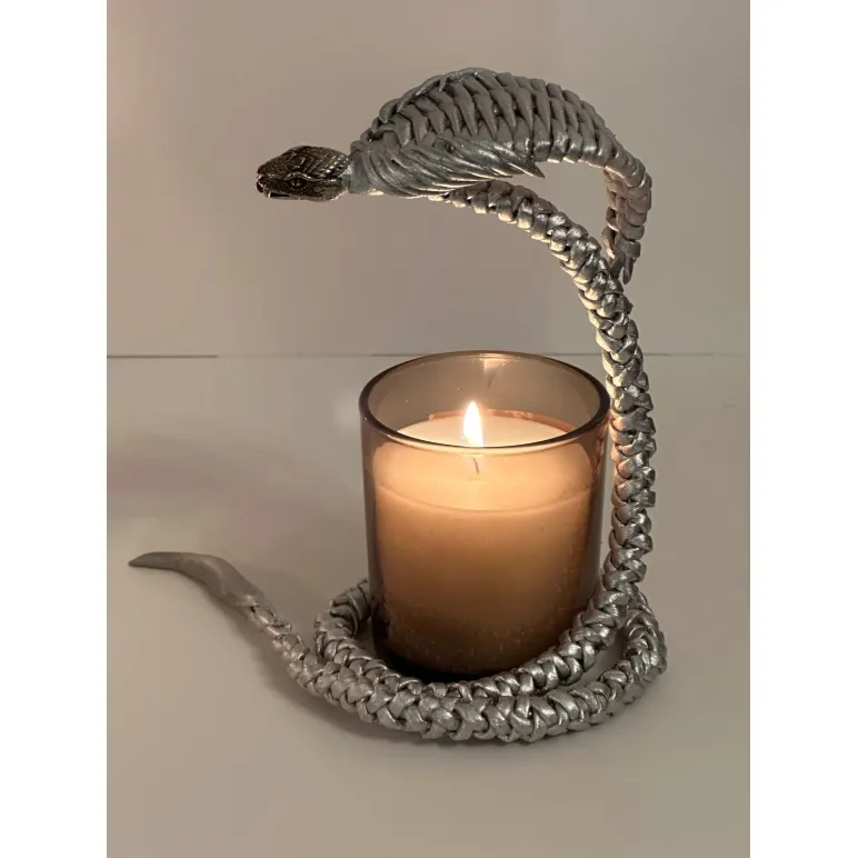 Подсвечник из лозы Кобра