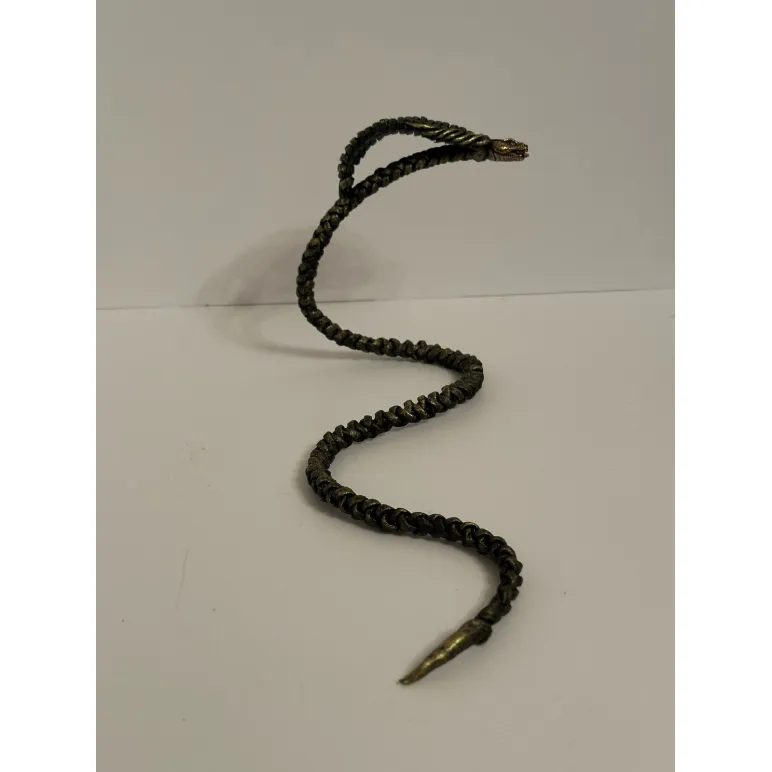 Подсвечник из лозы Кобра