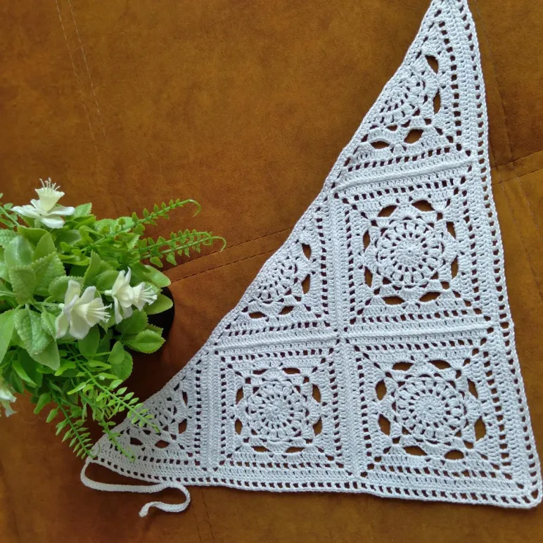 Косынка вязаная летняя