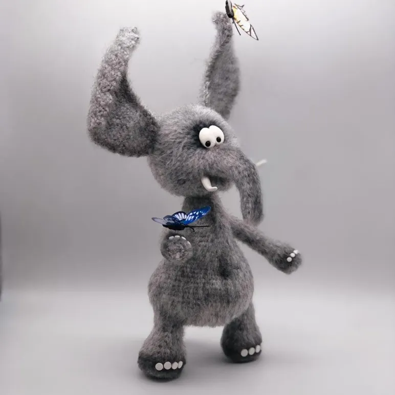 Вязаная интерьерная игрушка: Слоник