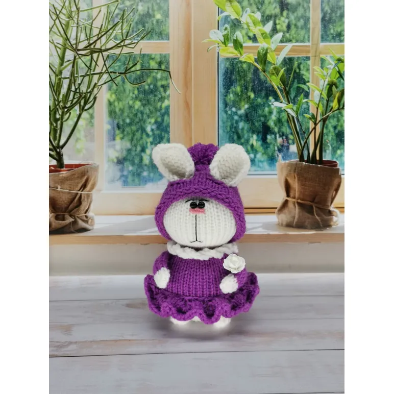 Вязаная зайка ручной работы — амигуруми