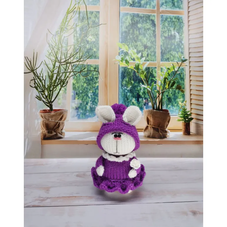 Вязаная зайка ручной работы — амигуруми