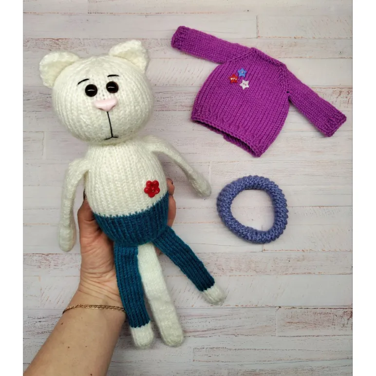 Игрушка ручной работы котик — амигуруми