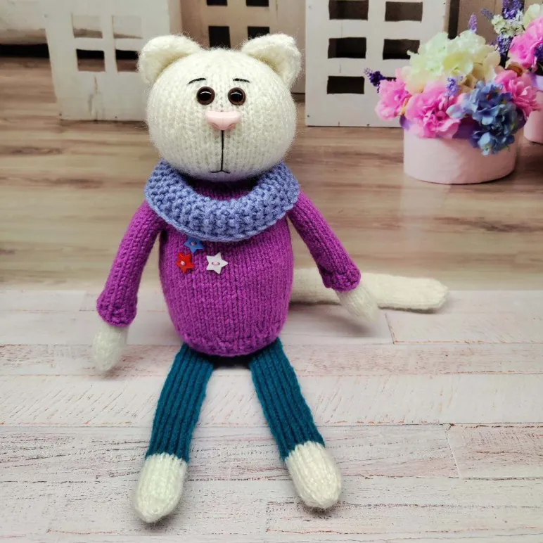 Игрушка ручной работы котик — амигуруми