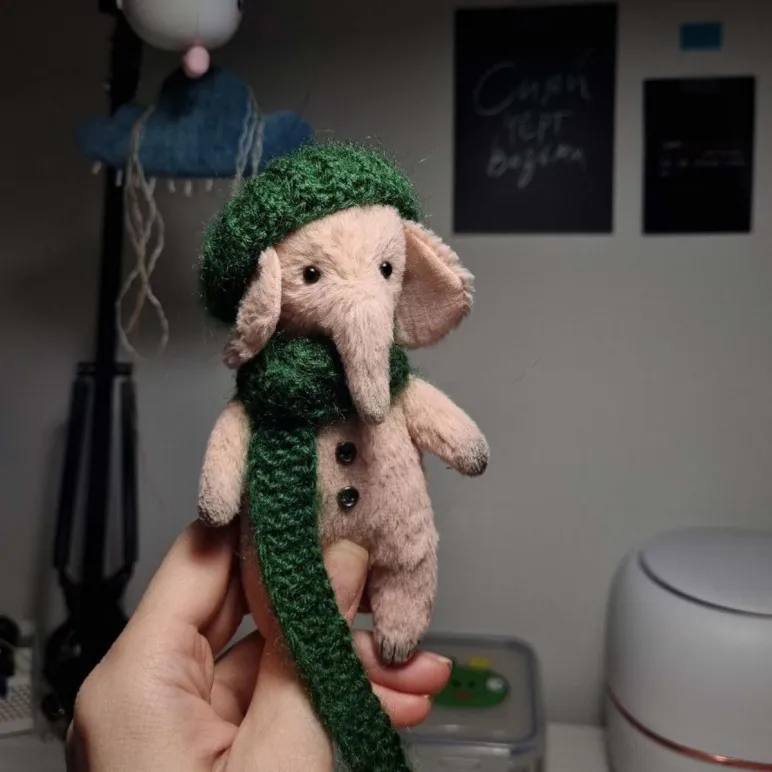 Мягкая игрушка Слонёнок — компаньон для путешествий