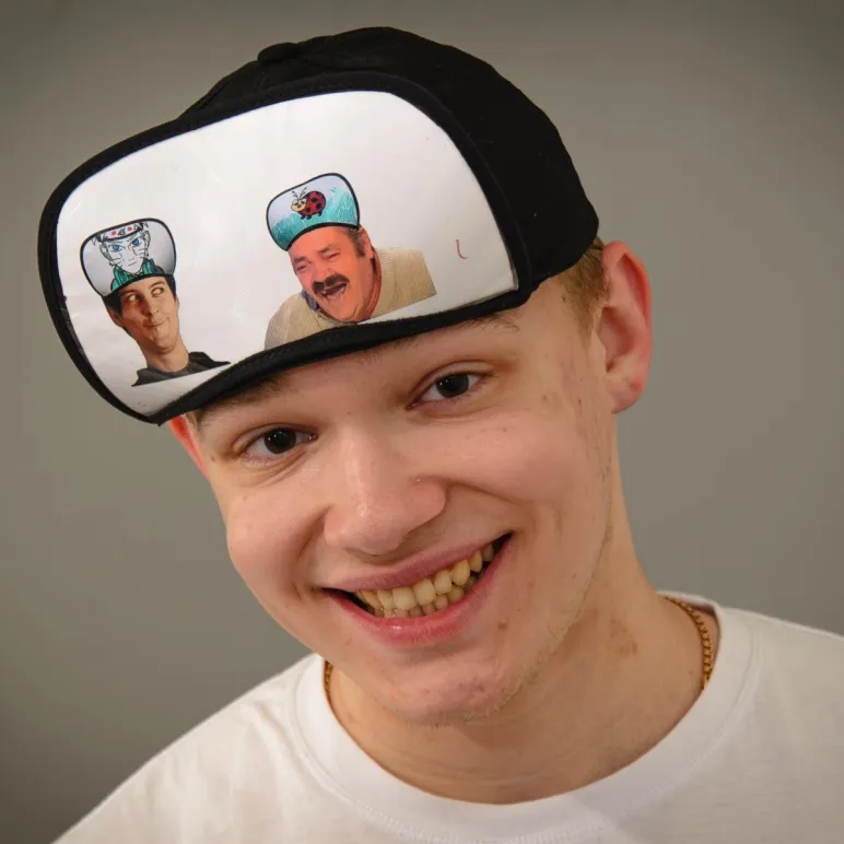 Кепка с карманом для фото