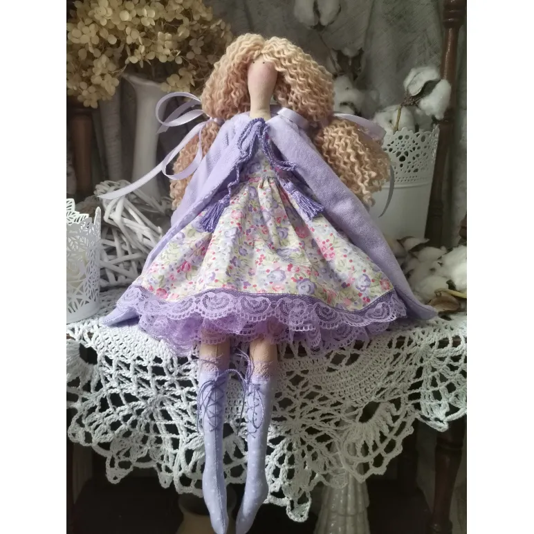 Кукла тильда Лидия в сиреневом пальто. Текстильные куклы ручной работы