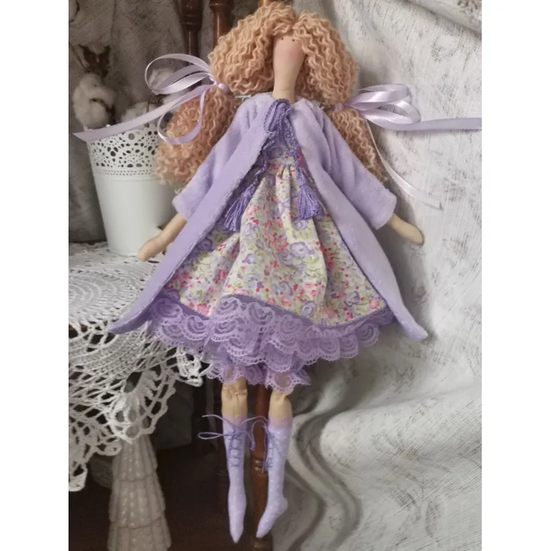 Кукла тильда Лидия в сиреневом пальто. Текстильные куклы ручной работы